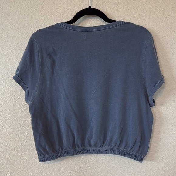 Calvin Klein women’s medium blue elastic hem waist t-shirt cuffed short sleeves - Picture 4 of 4